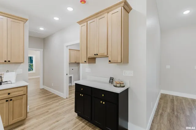 $479,900 | 704 Jonathan Lane, Carterville, IL 62918