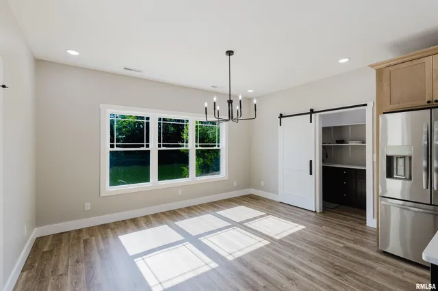 $479,900 | 704 Jonathan Lane, Carterville, IL 62918