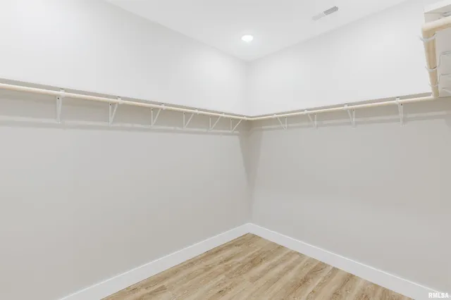 $479,900 | 704 Jonathan Lane, Carterville, IL 62918