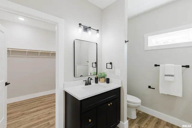 $479,900 | 704 Jonathan Lane, Carterville, IL 62918