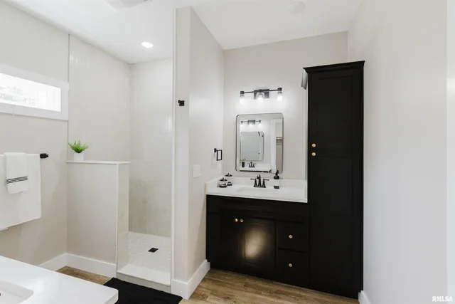 $479,900 | 704 Jonathan Lane, Carterville, IL 62918