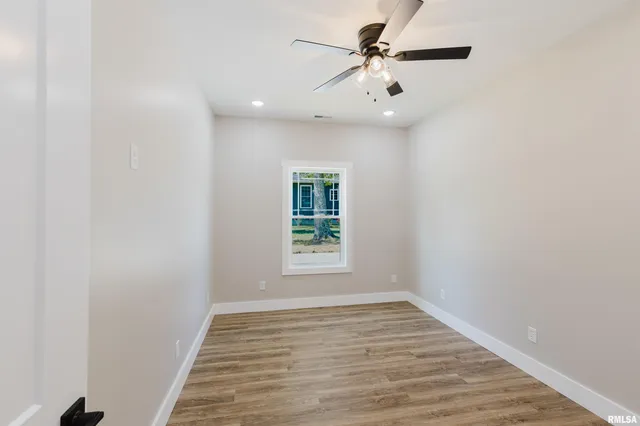 $479,900 | 704 Jonathan Lane, Carterville, IL 62918