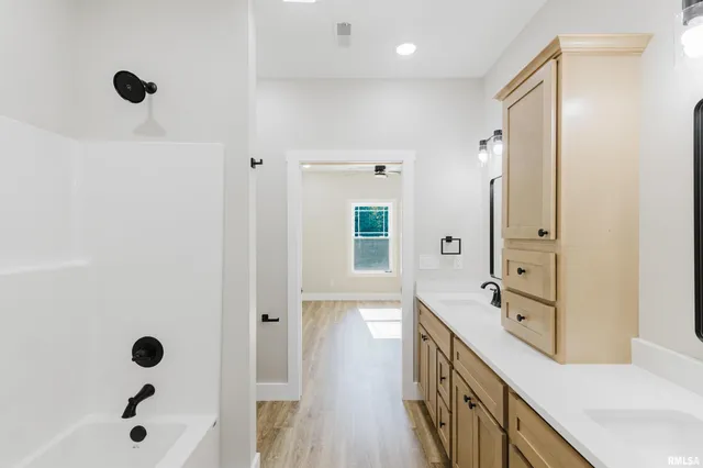 $479,900 | 704 Jonathan Lane, Carterville, IL 62918