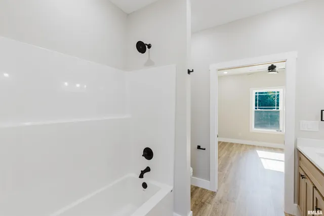 $479,900 | 704 Jonathan Lane, Carterville, IL 62918