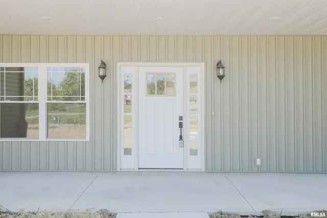 $479,900 | 704 Jonathan Lane, Carterville, IL 62918