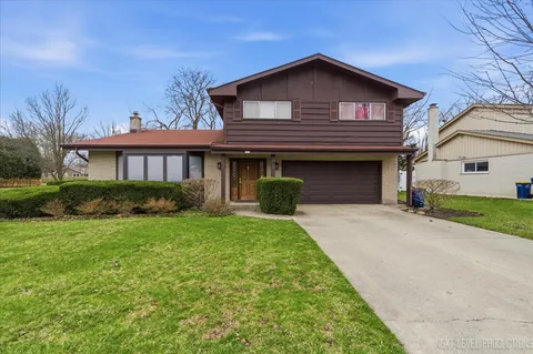 $749,000 | 1708 Longvalley Drive, Northbrook, IL 60062