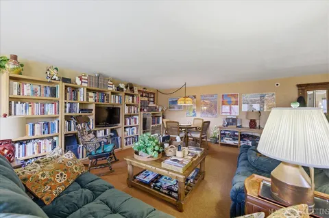 $749,000 | 1708 Longvalley Drive, Northbrook, IL 60062