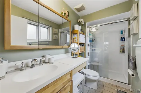 $749,000 | 1708 Longvalley Drive, Northbrook, IL 60062