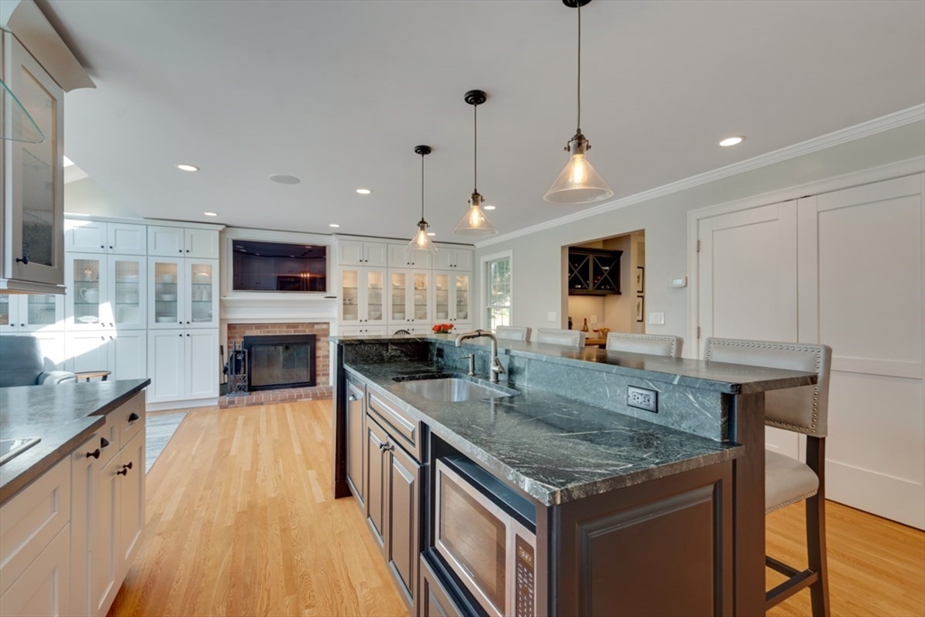37 Spruce Road North Reading, MA 01864 - Photo 9 of 42