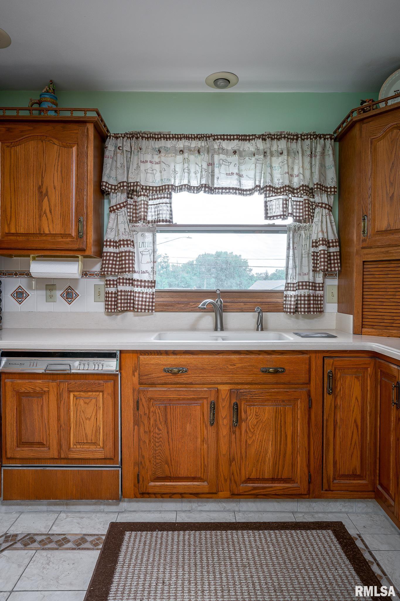 4502 Telegraph Road Davenport, IA 52804 - Photo 9 of 26 Gallery Image 9