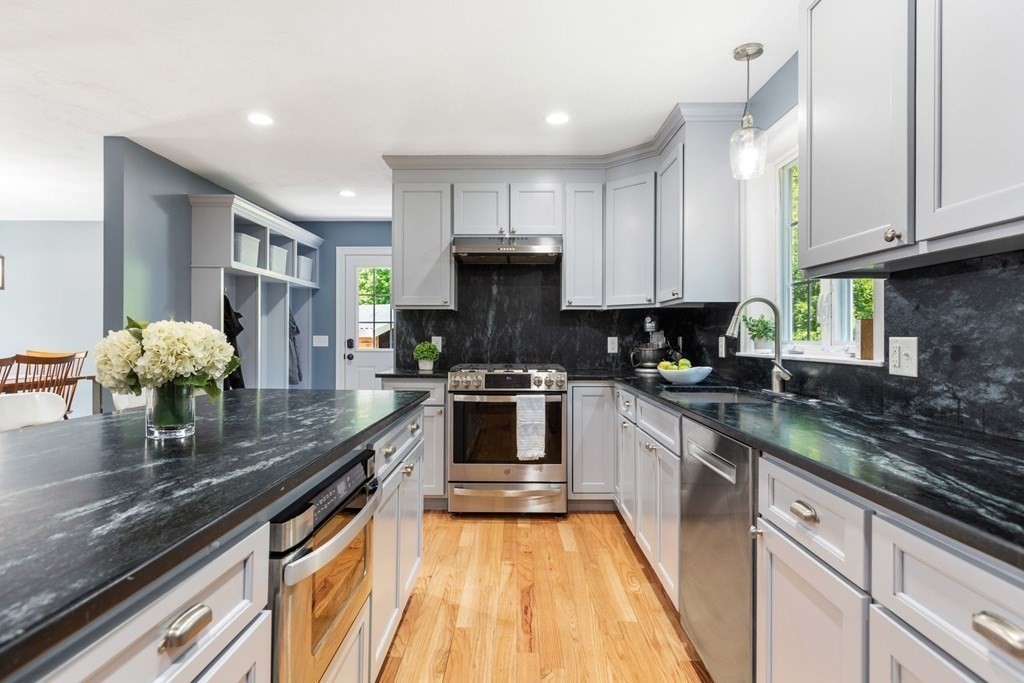 41 Auburn Road Millis, MA 02054 - Photo 3 of 42 Gallery Image 3