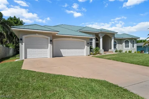a close view of light house