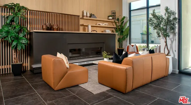 $5,594 | 10375 West Washington Boulevard, Unit 203, Culver City, CA 90232