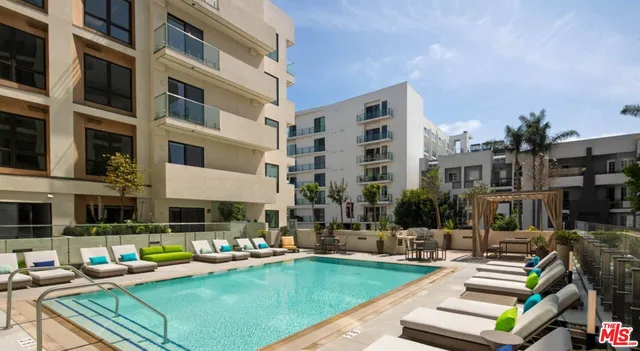 $5,594 | 10375 West Washington Boulevard, Unit 203, Culver City, CA 90232