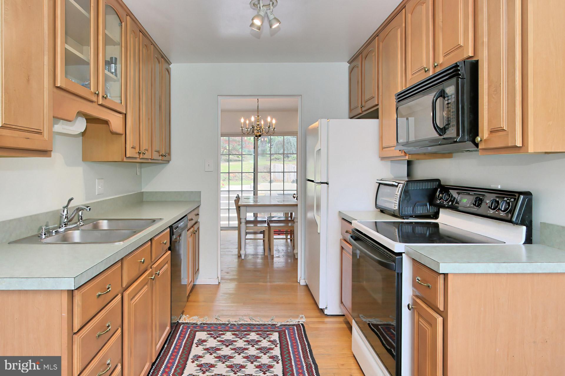 6305 Gormley Place Springfield, VA 22152 - Photo 15 of 66 42 inch maple cabinets