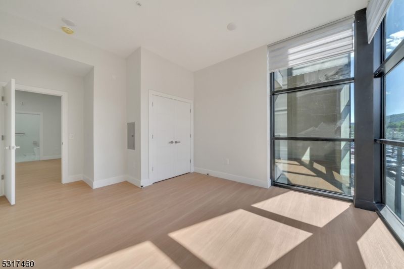 22 Bloomfield Avenue, Unit 215 Paterson, NJ 07503 - Photo 2 of 11