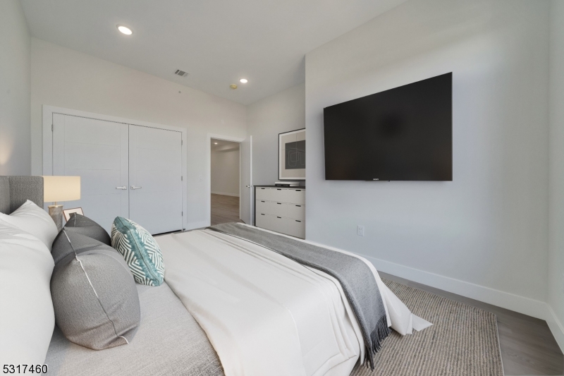 22 Bloomfield Avenue, Unit 215 Paterson, NJ 07503 - Photo 8 of 11