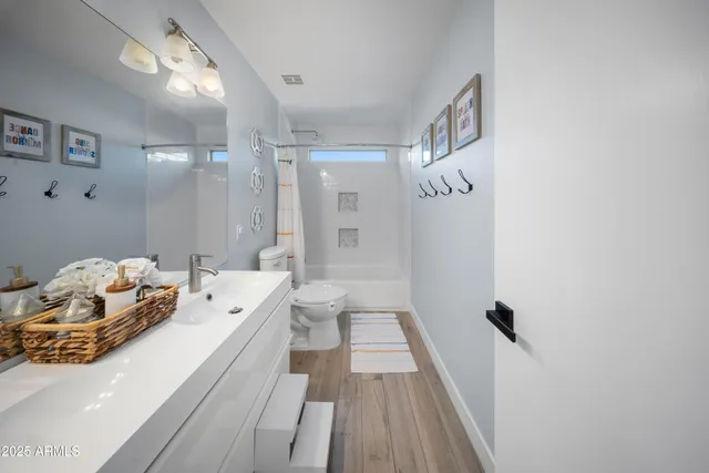 $674,990 | 1042 West Bruce Avenue, Gilbert, AZ 85233