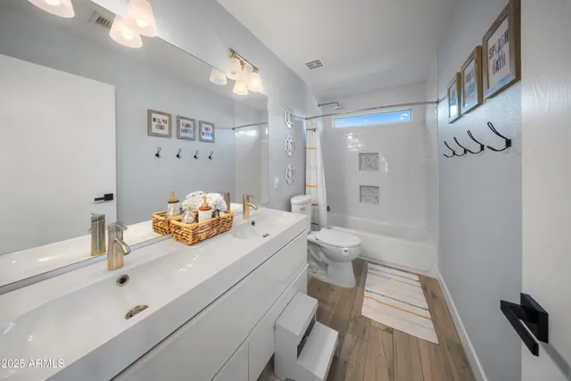 $674,990 | 1042 West Bruce Avenue, Gilbert, AZ 85233