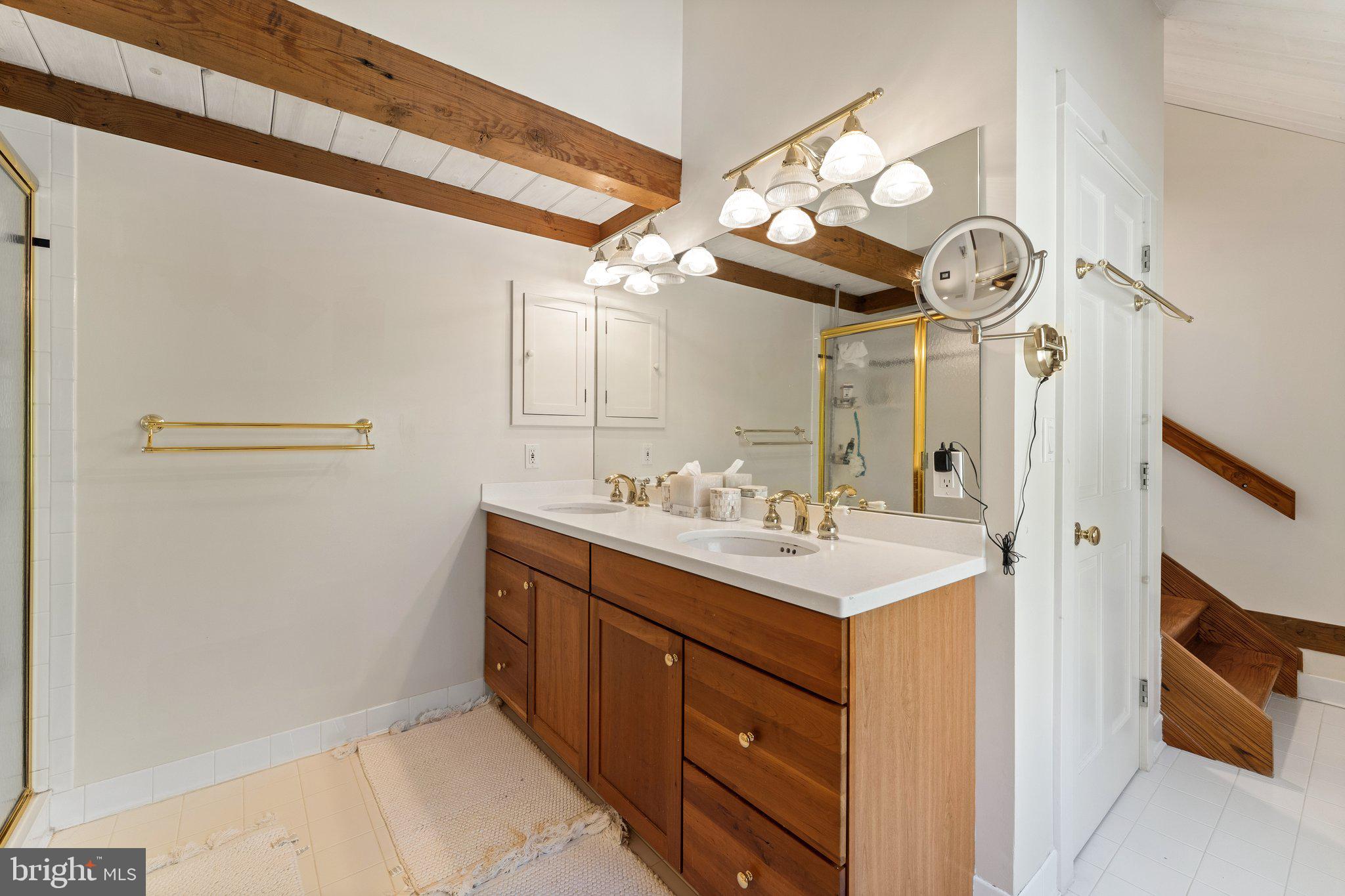 3897 Leeds Manor Road Markham, VA 22643 - Photo 36 of 63 Primary Bath