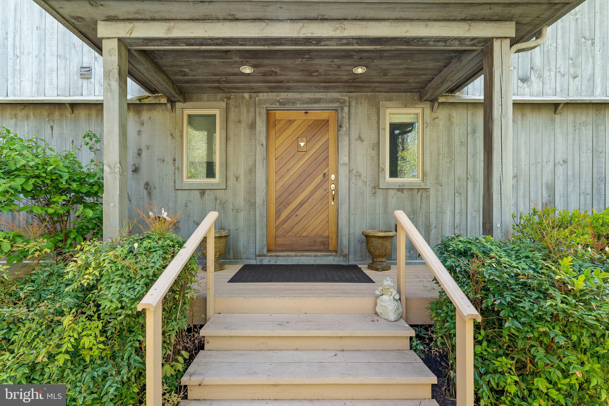 3897 Leeds Manor Road Markham, VA 22643 - Photo 56 of 63 Front entry