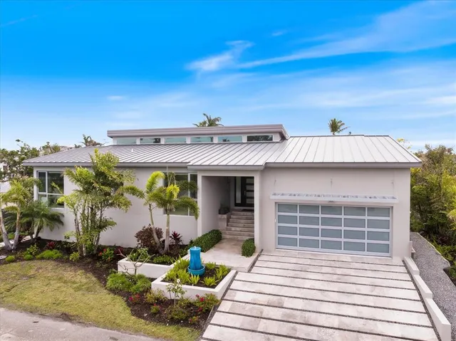 $2,800,000 | 600 De Narvaez Drive, Longboat Key, FL 34228