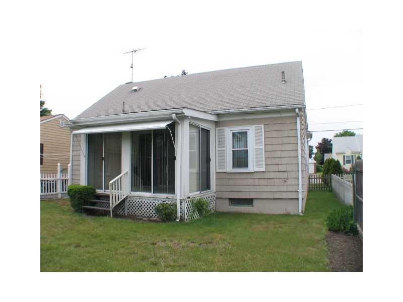 106 Edgemere Road Pawtucket, RI 02861 - Photo 3 of 13 Exterior Front.