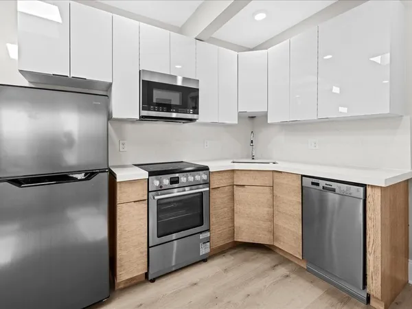$2,350 | 87-89 Malden Street, Unit 302, Everett, MA 02149