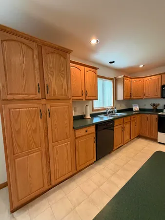 $569,900 | 8086 East Oaks Drive, Unit 1002, Baileys Harbor, WI 54202