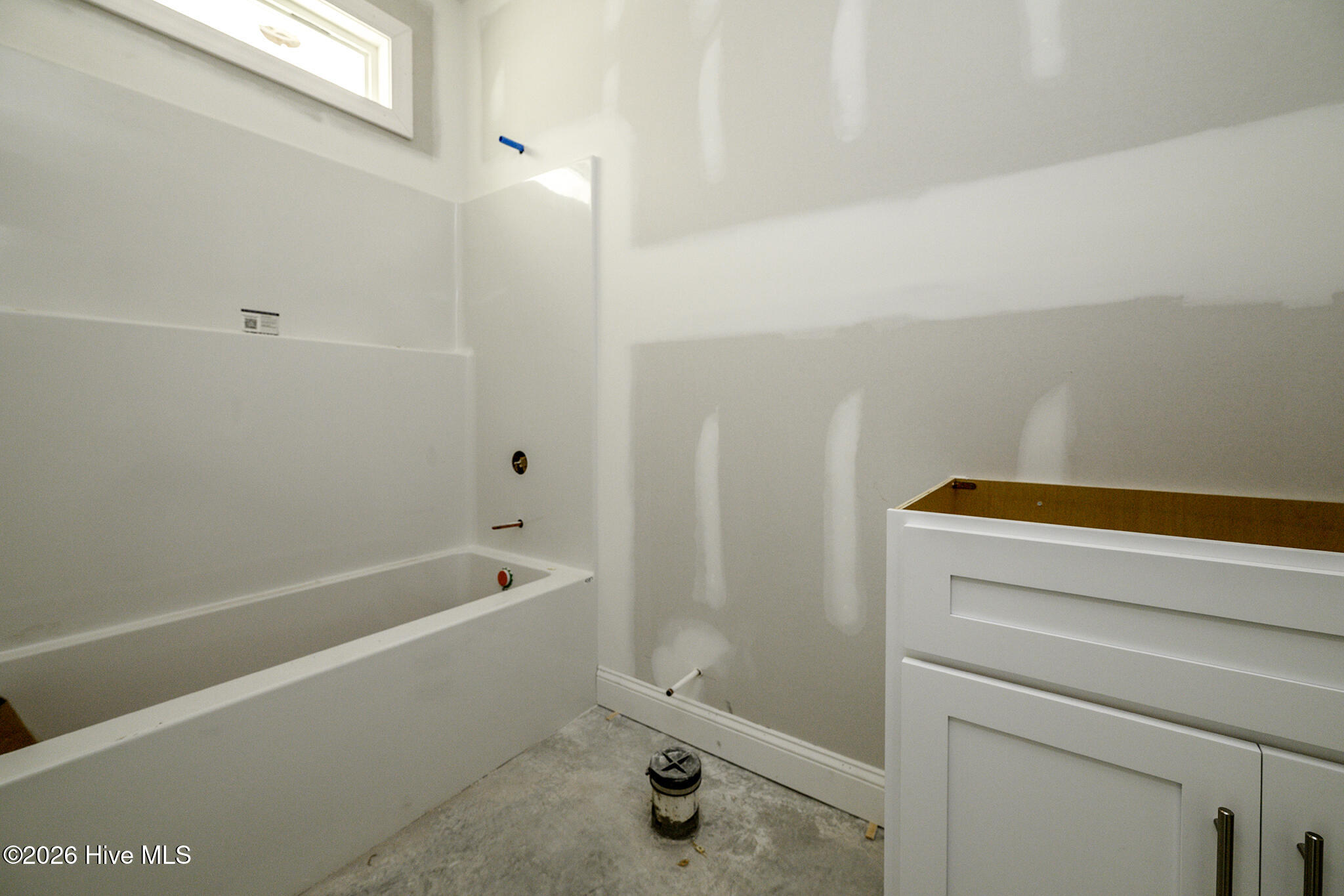 303 Ramonas Lake Court New Bern, NC 28560 - Photo 26 of 52 Guest Bathroom