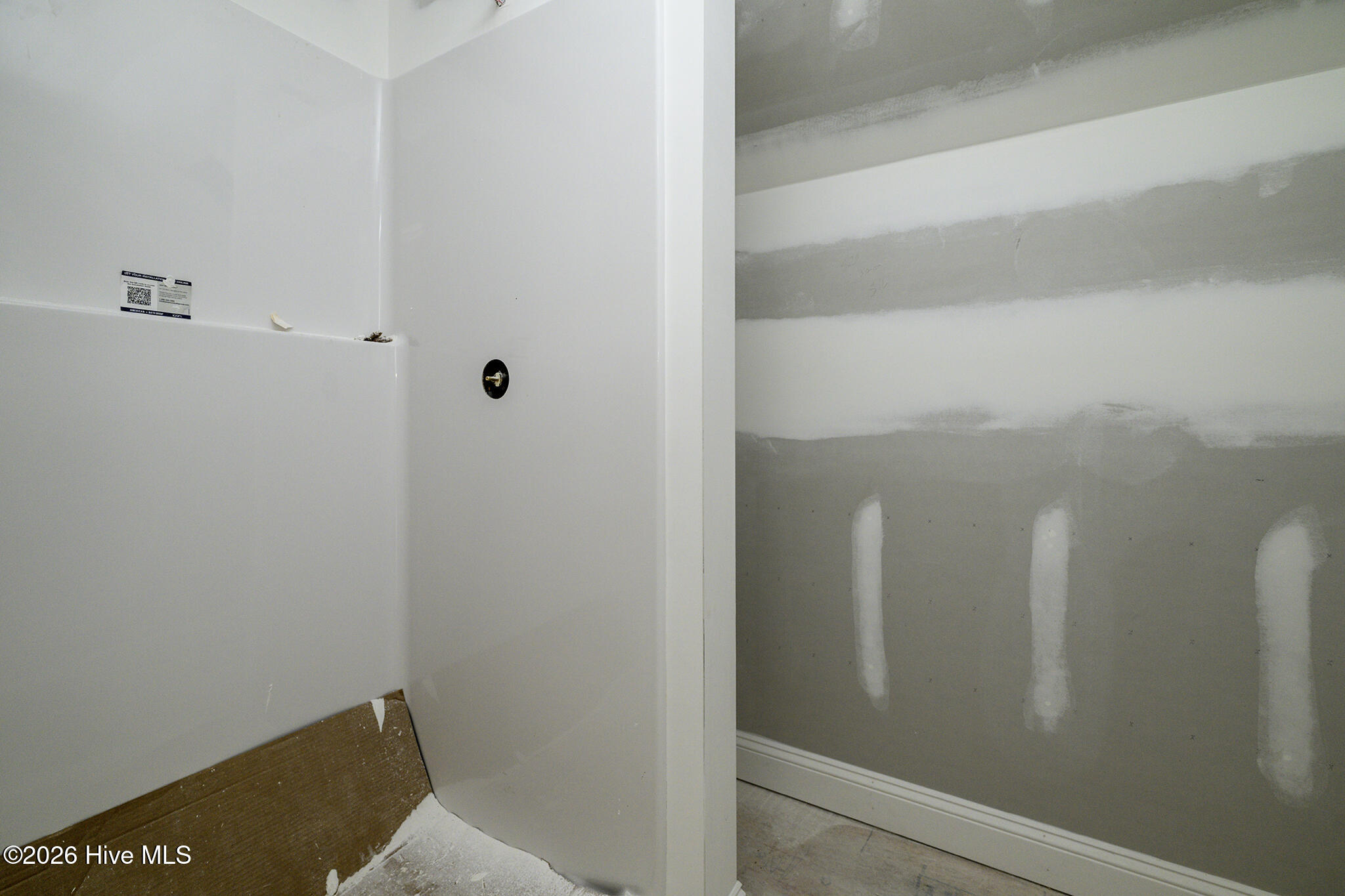 303 Ramonas Lake Court New Bern, NC 28560 - Photo 31 of 52 Upstairs Bathroom