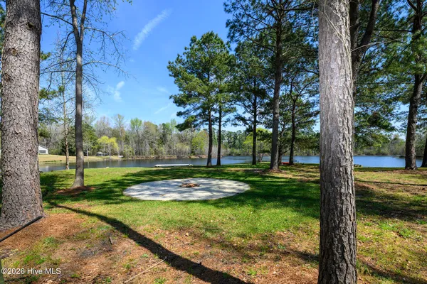 $475,000 | 303 Ramonas Lake Court, New Bern, NC 28560