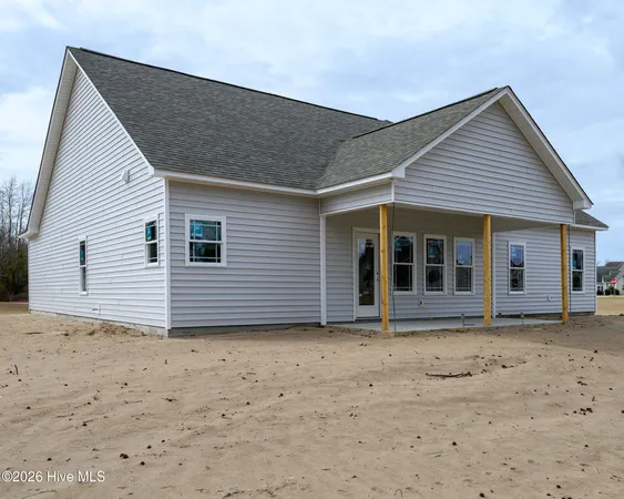 $475,000 | 303 Ramonas Lake Court, New Bern, NC 28560