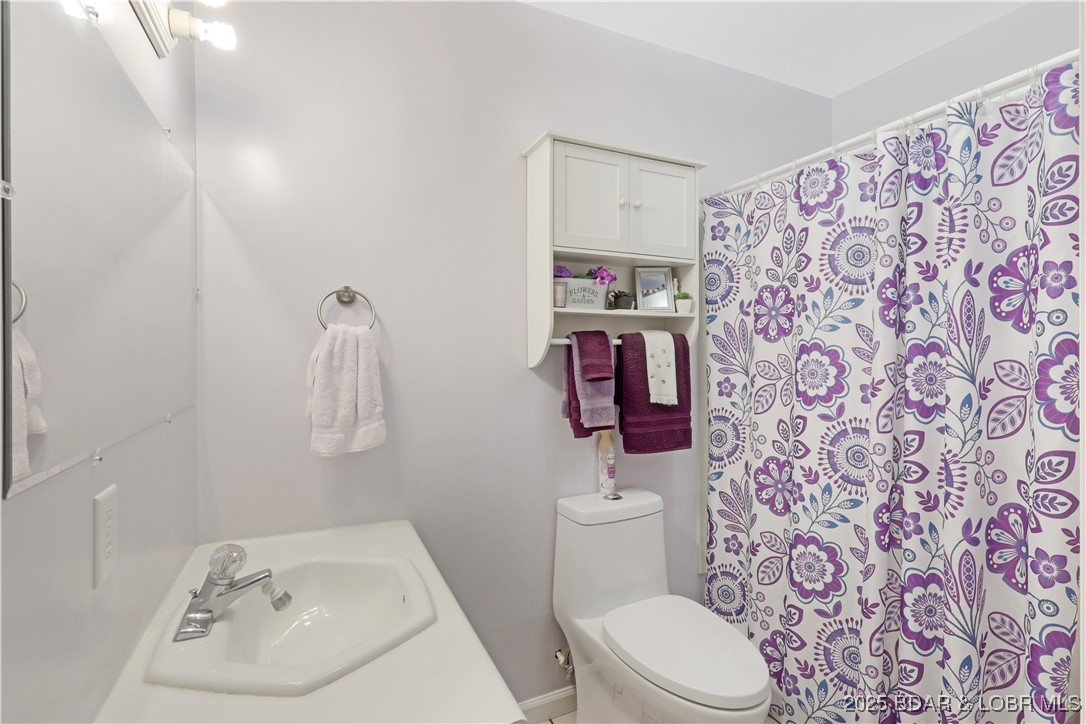 106 Mt Carmel Road Eldon, MO 65026 - Photo 11 of 39 ensuite bathroom