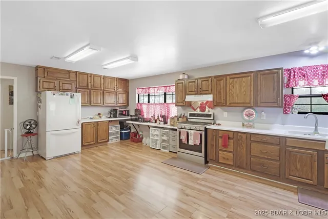 $325,000 | 106 Mt Carmel Road, Eldon, MO 65026