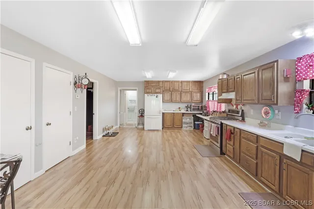 $325,000 | 106 Mt Carmel Road, Eldon, MO 65026