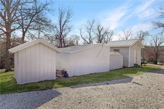 $325,000 | 106 Mt Carmel Road, Eldon, MO 65026