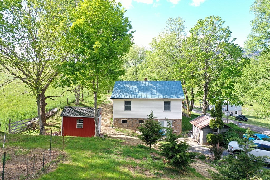 656 Ben Bow Road Tazewell, VA 24651 - Photo 4 of 33 Gallery Image 4