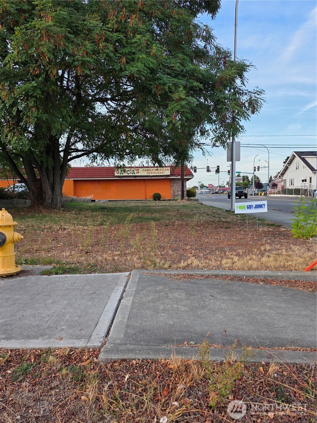 223 3rd Street Northeast Auburn, WA 98002 - Photo 2 of 4