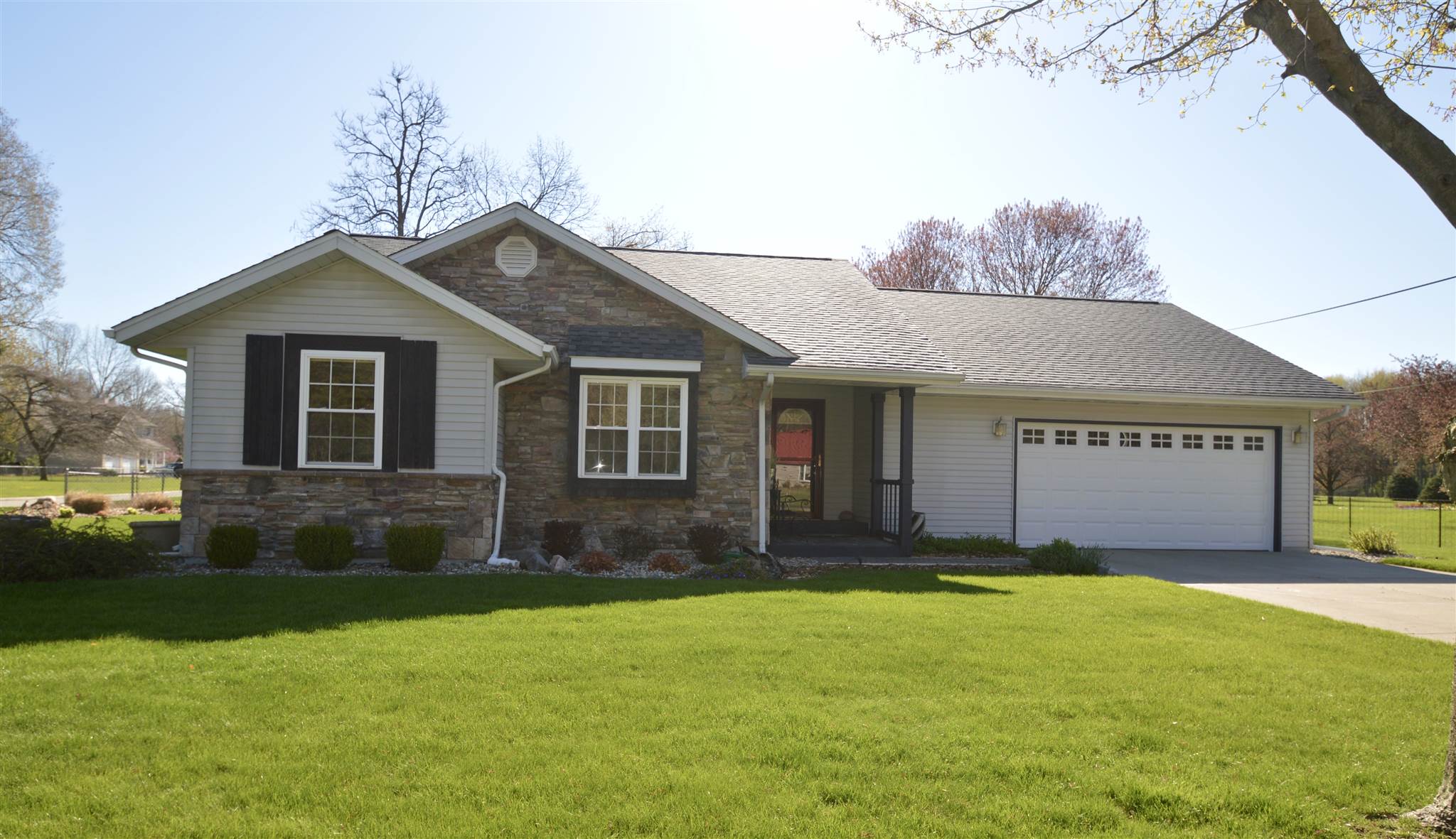 55684 Apple Road Osceola, IN 46561 - Photo 1 of 36 Gallery Image 1