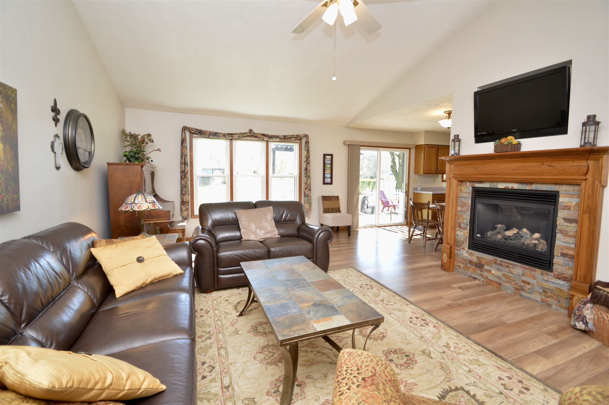 55684 Apple Road Osceola, IN 46561 - Photo 6 of 36 Gallery Image 6