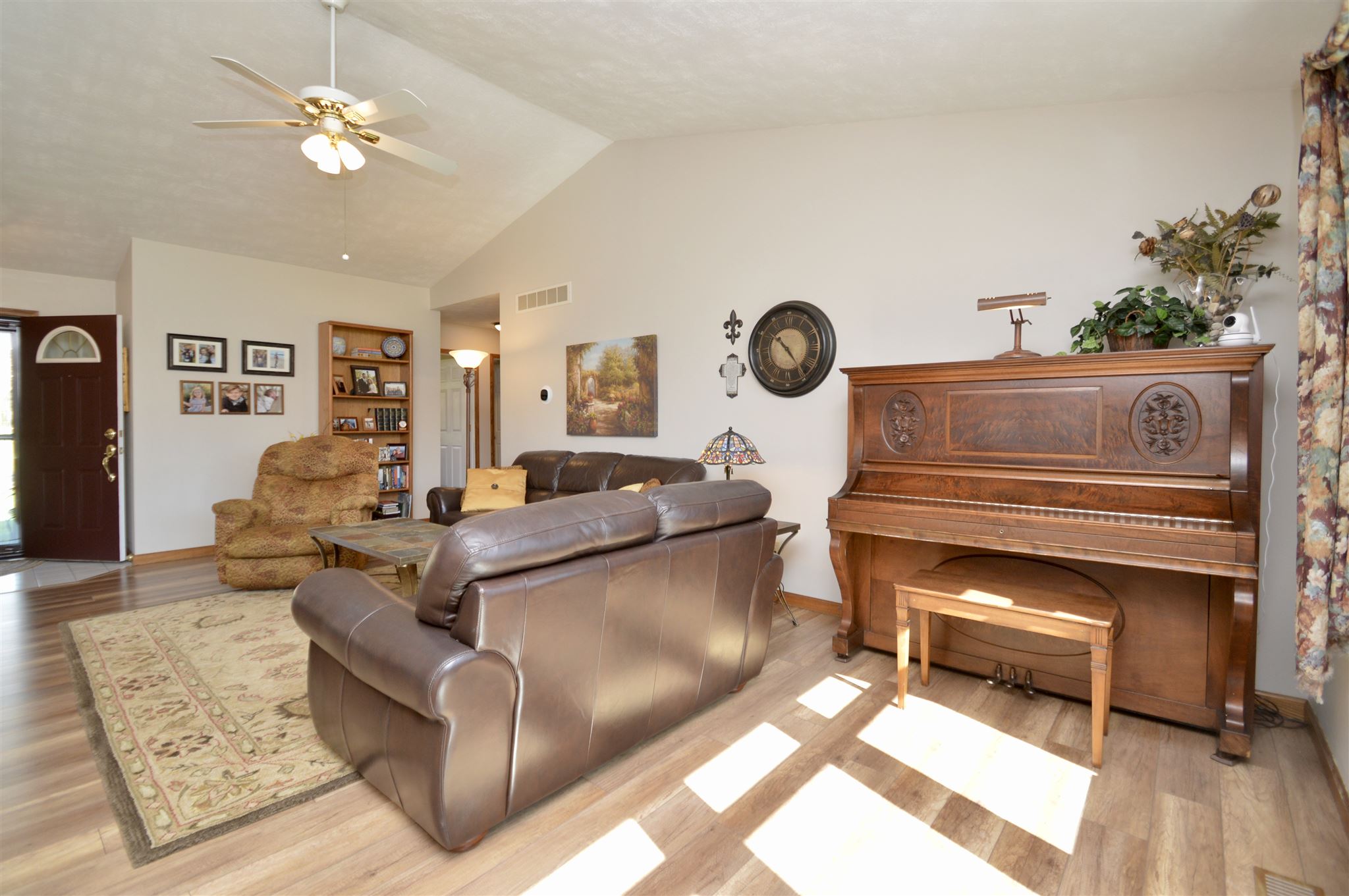 55684 Apple Road Osceola, IN 46561 - Photo 7 of 36 Gallery Image 7