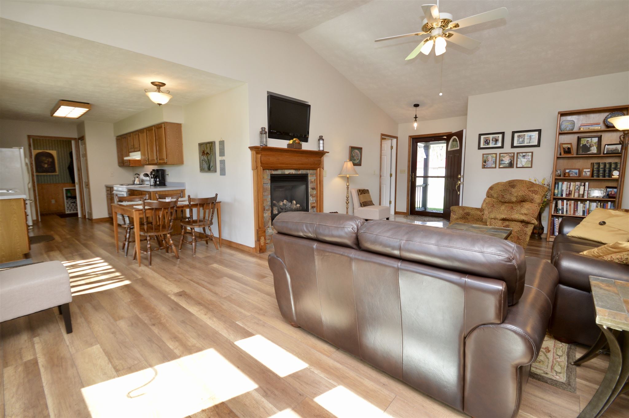 55684 Apple Road Osceola, IN 46561 - Photo 8 of 36 Gallery Image 8