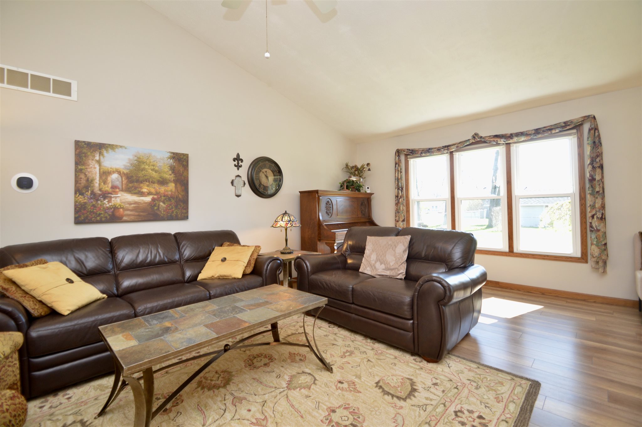 55684 Apple Road Osceola, IN 46561 - Photo 10 of 36 Gallery Image 10