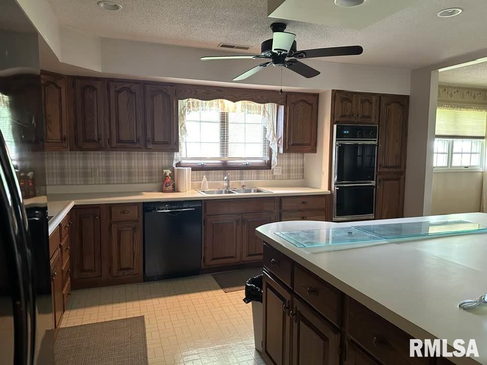 412 Hickman Road Camp Point, IL 62320 - Photo 2 of 14