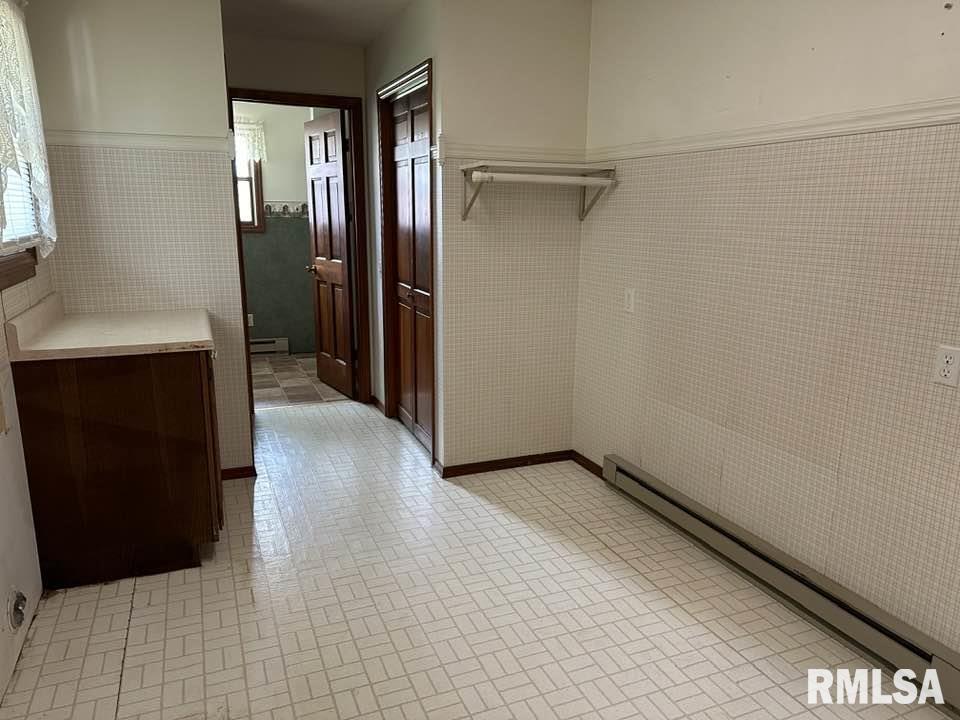 412 Hickman Road Camp Point, IL 62320 - Photo 7 of 14