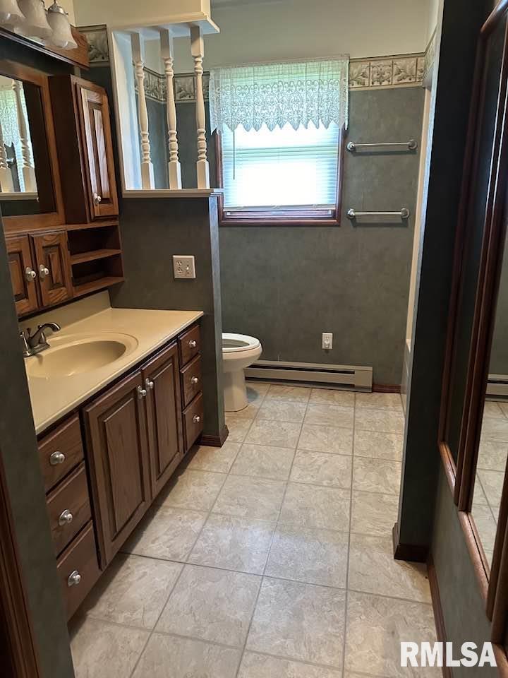 412 Hickman Road Camp Point, IL 62320 - Photo 9 of 14