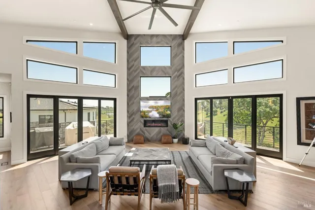 $2,985,000 | 3727 Lakebriar Place, Santa Rosa, CA 95403