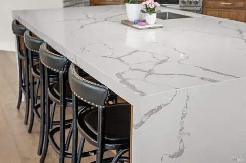 $2,499,000 | 3727 Lakebriar Place, Santa Rosa, CA 95403