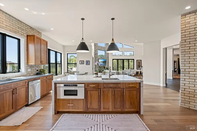 $2,499,000 | 3727 Lakebriar Place, Santa Rosa, CA 95403